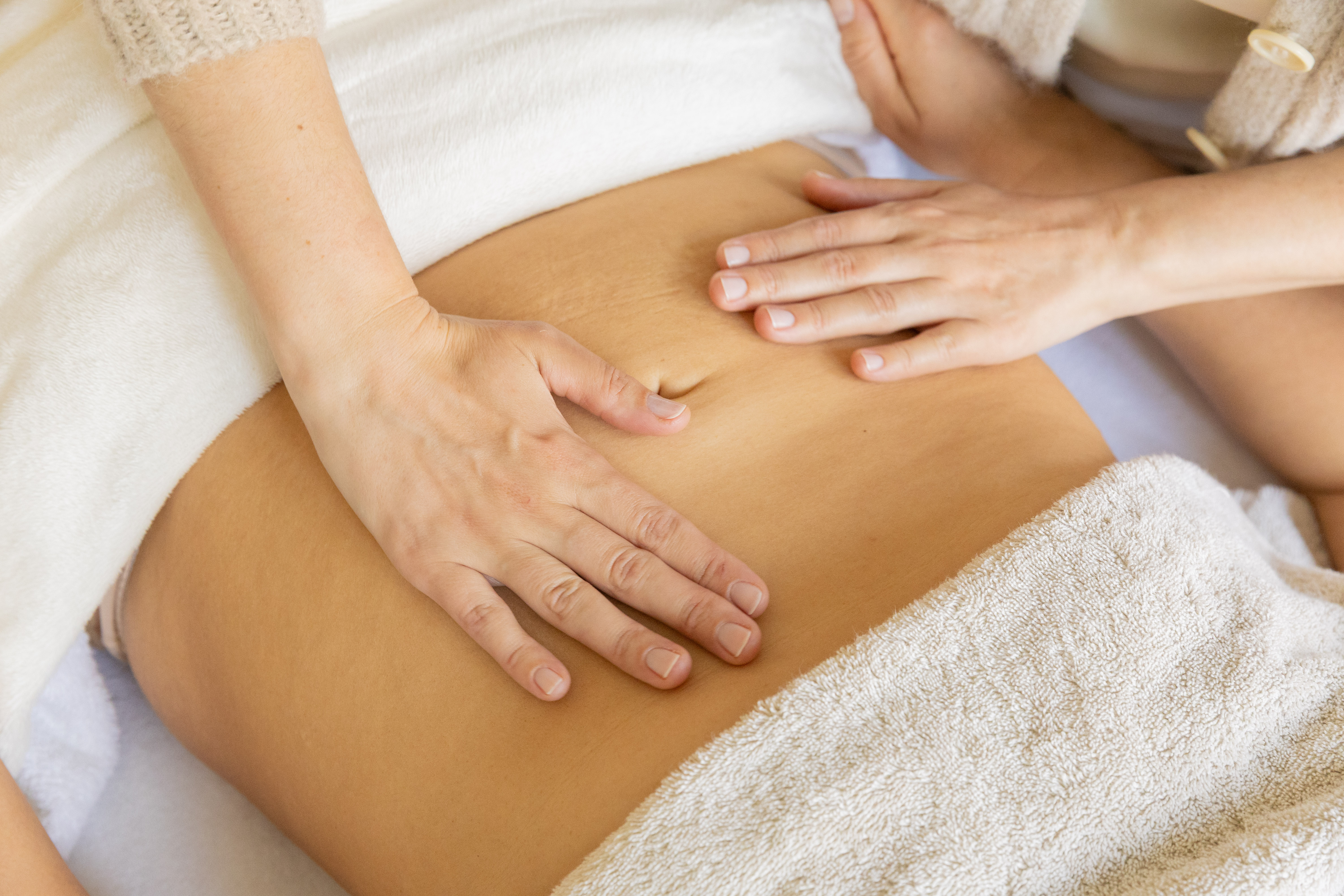 Image massage femme post natal